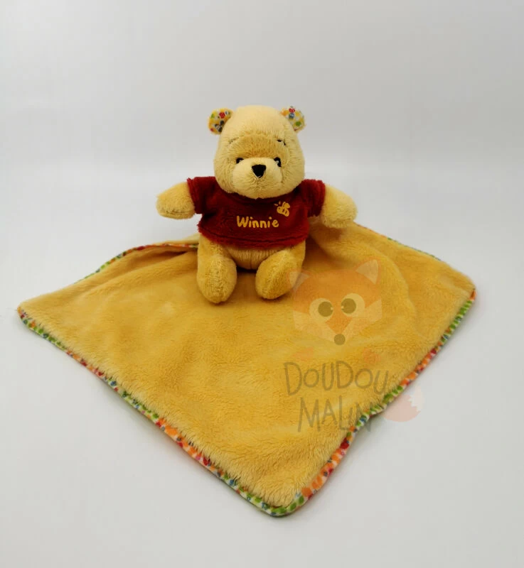 Disney - Winnie L'ourson - Mini Peluche Avec Doudou Jaune Rouge 25 Cm 1 Disney - Winnie L'ourson - Mini Peluche Avec Doudou Jaune Rouge 25 Cm